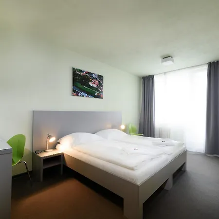 Atom Hotel