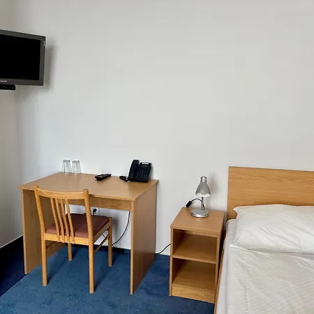 Hotel Atom 3*