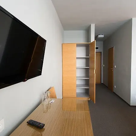 Atom Hotel